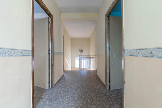 SE VENDE CASA CON UNA PARCELA DE 518 m2 (EN EL CENTRO DE LOS OGÍJARES). — 34
