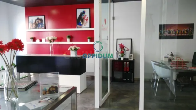 Local comercial polivalente de 153 m2 a pie de calle en ubic - foto 2