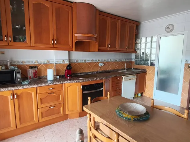 Chalet urbano con piscina privada, vistas al mar y amplias zonas deportivas — 50