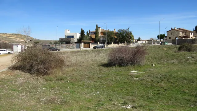 VENTA DE PARCELA URBANA EN EL SOTILLO, EXCELENTE ubicación - foto 3