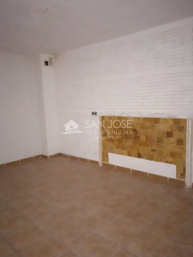 VENTA DE CASA EN UNA BONITA ZONA DE CREVILLENTE — 7