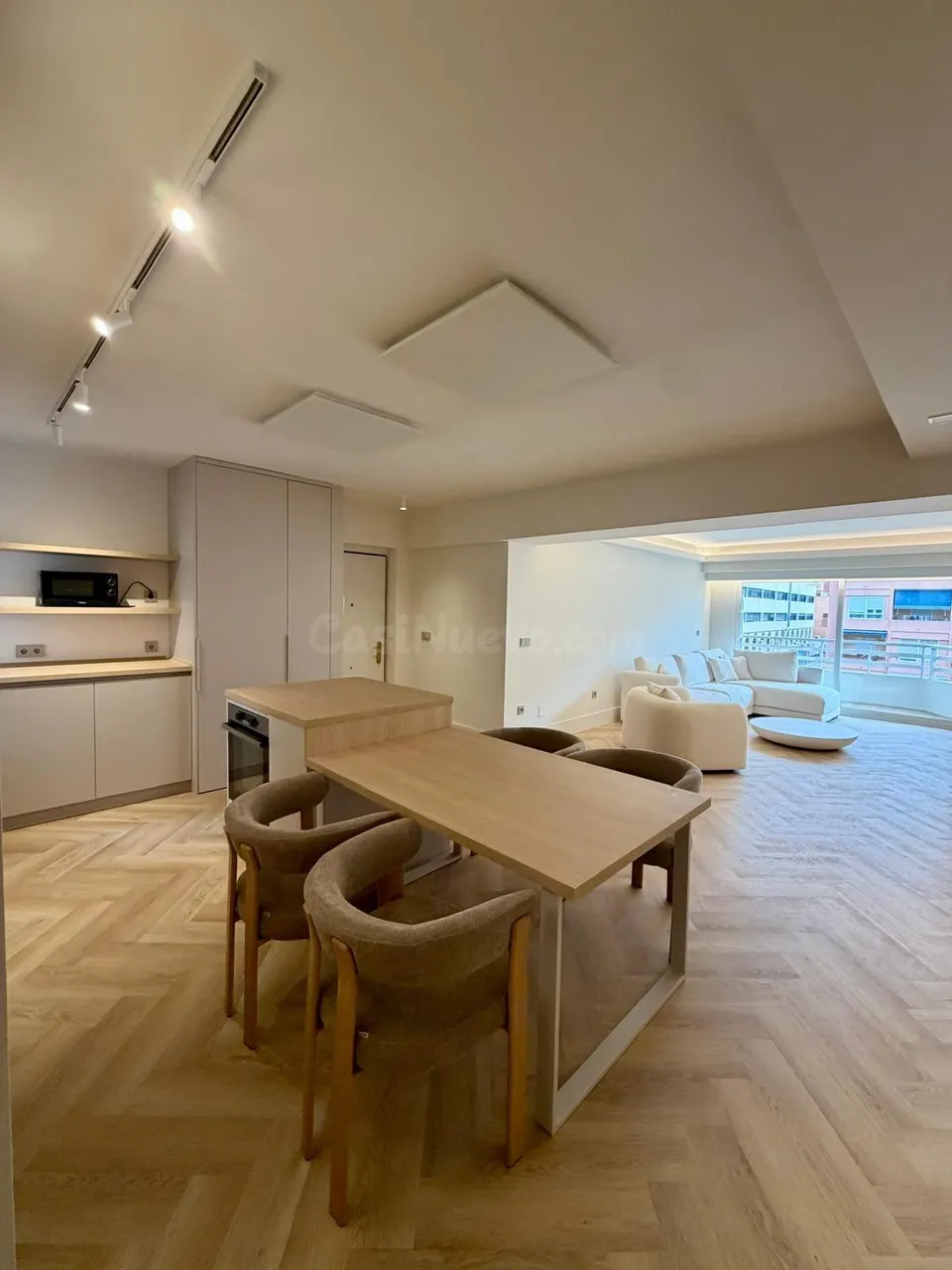 VENTA DE ESTUPENDA VIVIENDA CON TODO A ESTRENAR!! EXCELENTE DISEÑO CERCA A PLAZA DE LOS LUCEROS
