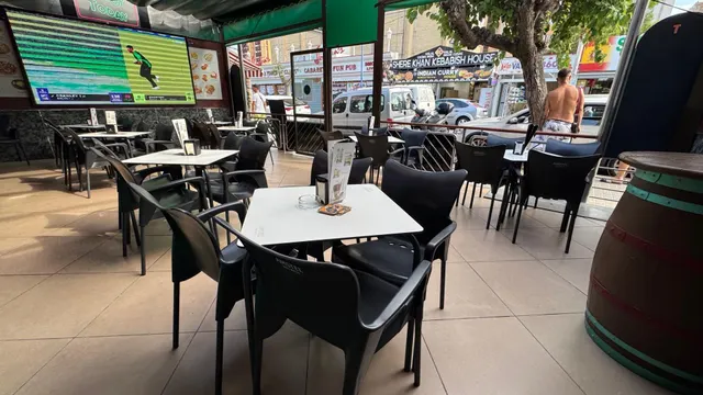 Negocio en funcionamiento en la zona inglesa Benidorm! www.euroloix.com — 13