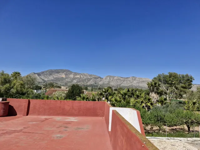 CASA CON TERRENO EN HONDON DE LAS NIEVES — 33