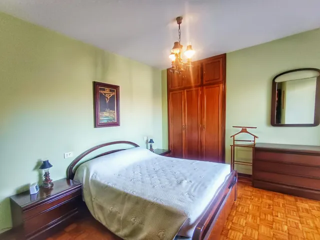Oportunidad en Pontevedra centro con ascensor y exterior — 15