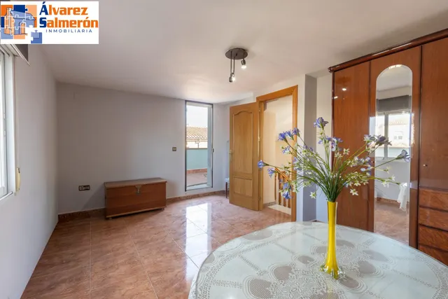 Casa independiente a 5 minutos de Granada en buen estado para entrar a vivir — 43