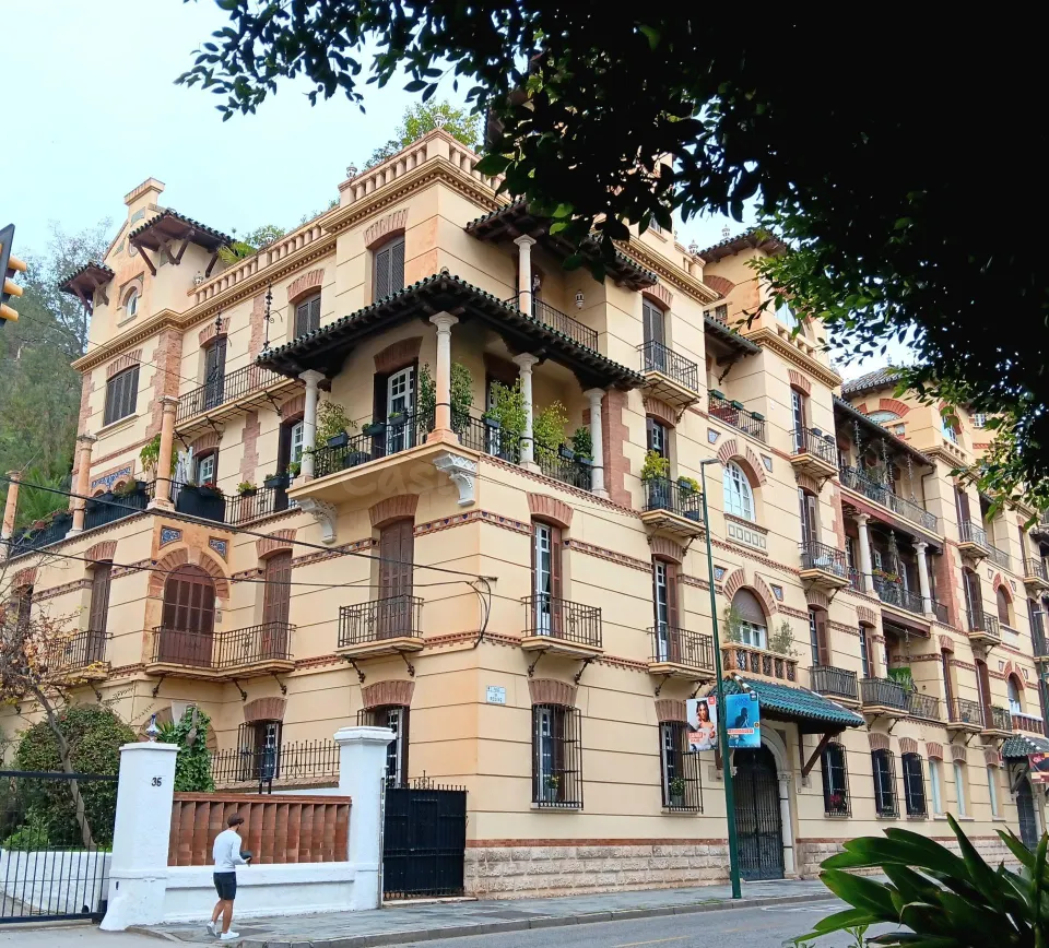 Espectacular piso reformado en Paseo de Reding