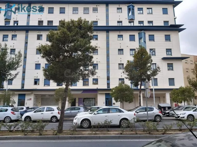 VENTA DE GARAJE PARA MOTOS EN HUELVA CENTRO.