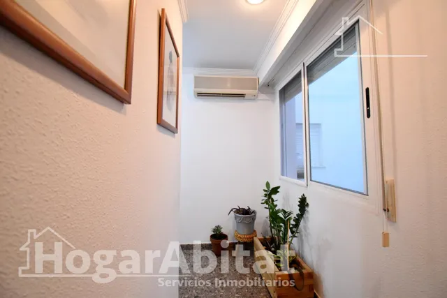 Confort y vistas al mar en este espacioso piso con balcón, gran garaje y trastero junto a la playa — 34