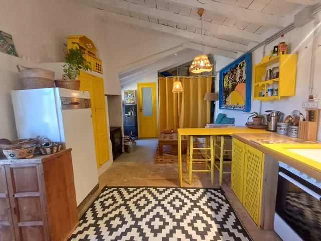 PARCELA DE TERRENO CON CASA CONSTRUIDA Y ARBOLES FRUTALES — 36