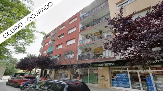PISO OCUPADO 3 habitaciones, BALCÓN, PLANTA 4 CON ASCENSOR, 