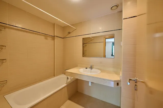 PISO DE 3 HAB CON BALCÓN, PK, Trastero y Piscina Comunitaria — 40