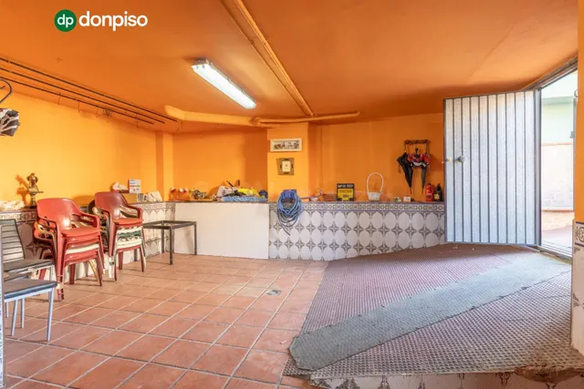 Casa independiente a 5 minutos de Granada en buen estado para entrar a vivir — 2