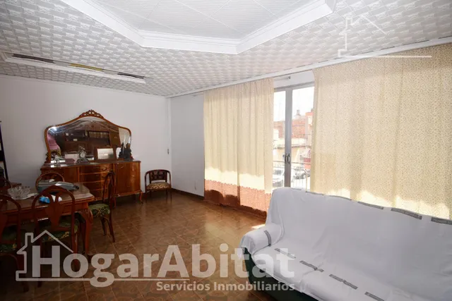 MAGNÍFICA CASA CON DOS VIVIENDAS INDEPENDIENTES Y TERRAZA, CERCA DEL CENTRO — 9