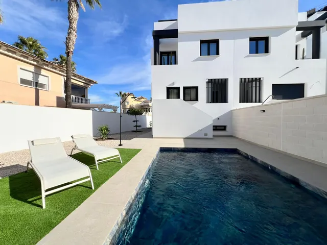 Adosado 3 habitaciones 222m² en venta - Comunidad valenciana — 38