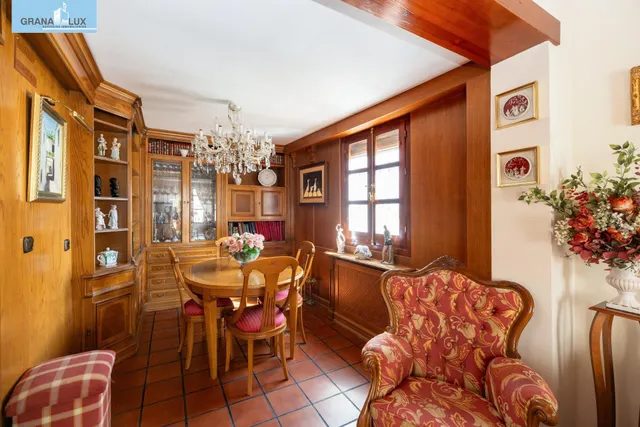 GRAN CASA EN ALBAICÍN BAJO. — 32