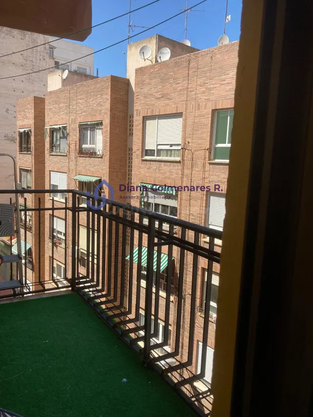 Piso luminoso con balcón en el corazón de Castellón - Dispon - foto 3