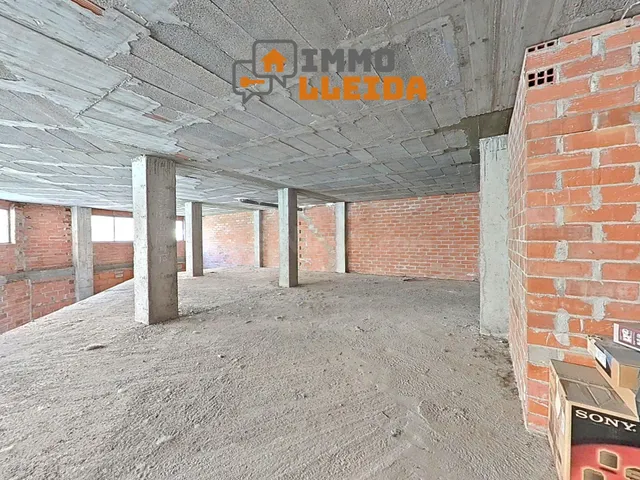 OPORTUNIDAD Local comercial de 2 plantas en Balaguer
