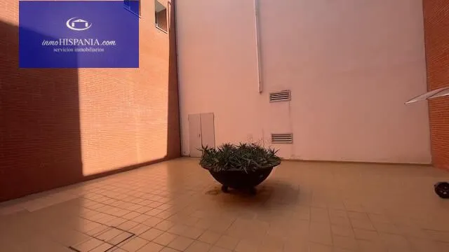 Se vende o alquila local totalmente diafano en Zona Franca — 9