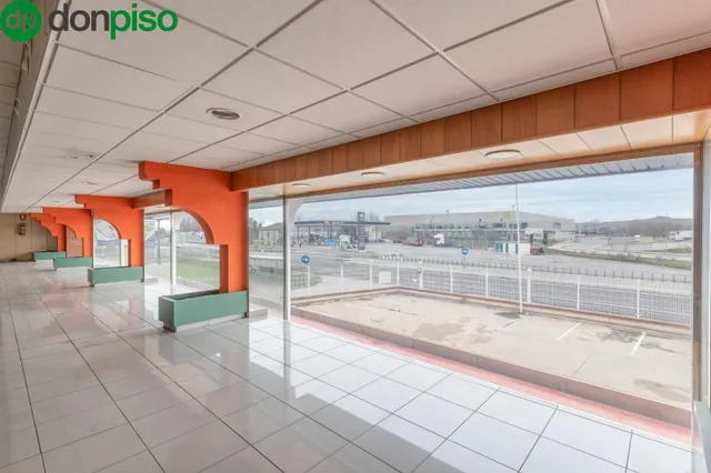 Venta Instalaciones Comerciales — 35