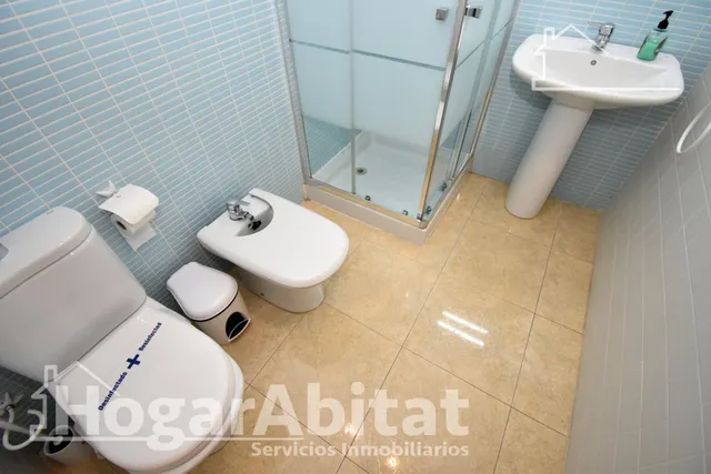 Seminuevo con terraza, piscina y garaje cerca de la playa — 26