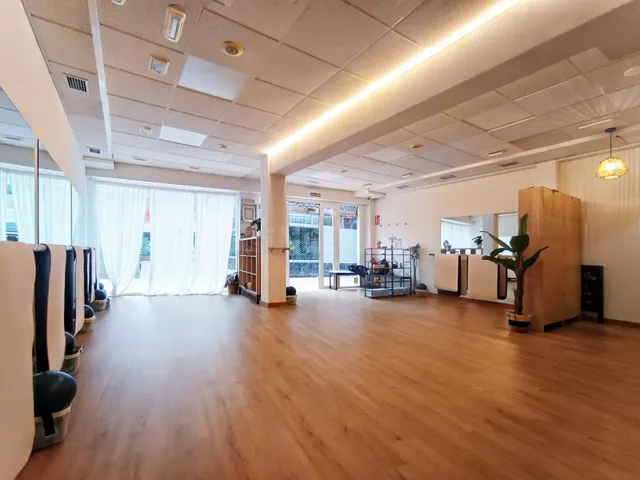 Local comercial 120m² en venta - Zona Plaza de Barcelos - foto 3