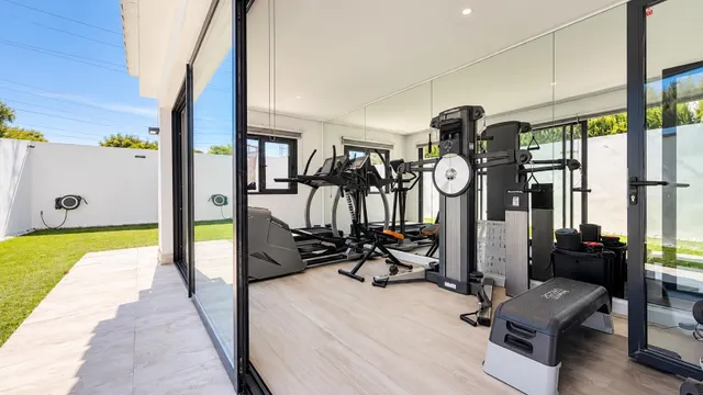 ESPECTACULAR VIVIENDA REFORMADA CON PISCINA, BODEGA, GIMNASIO Y UNA EXCEPCIONAL PRIVACIDAD — 41