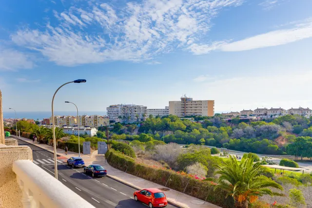 Luminoso apartamento, con gran solárium privado y vistas, en "La Mata", Torrevieja — 31