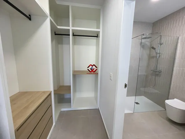Chalet independiente de diseño con piscina privada y jardín en Heredades — 33