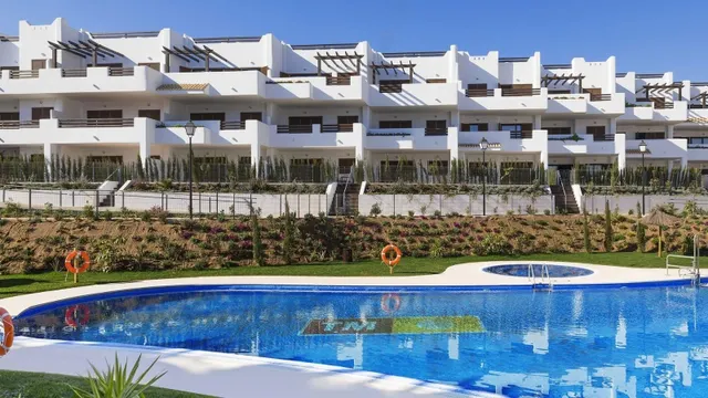 Amplio apartamento de 3 dormitorios a 600 metros de la playa y servicios — 28