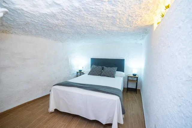 Complejo rural de 4 alojamientos dedicado a alquiler vacacional en Alcalá del Júcar: una joya para inversores — 34