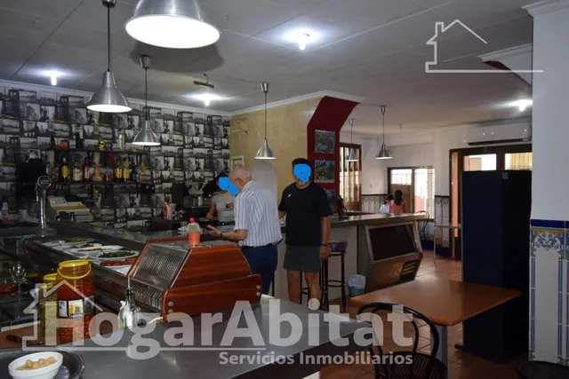 ¡EXCELENTE UBICACIÓN! CASA PARA REFORMAR CON TERRAZA Y BARBACOA — 17