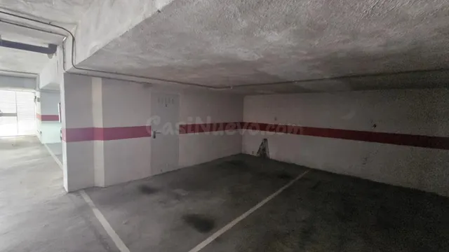 PLAZA DE GARAJE Y TRASTERO EN URBANIZACIÓN GUADIANA - foto 4
