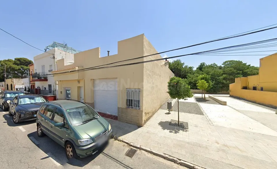 Se vende casa ALQUILADA en Calle Teide 16 de Reus (Tarragona).