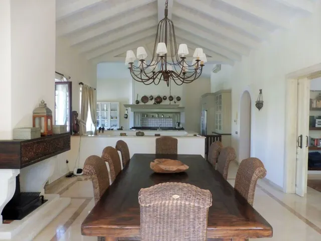 Precioso chalet de 6 dormitorios a 600m de la playa — 10