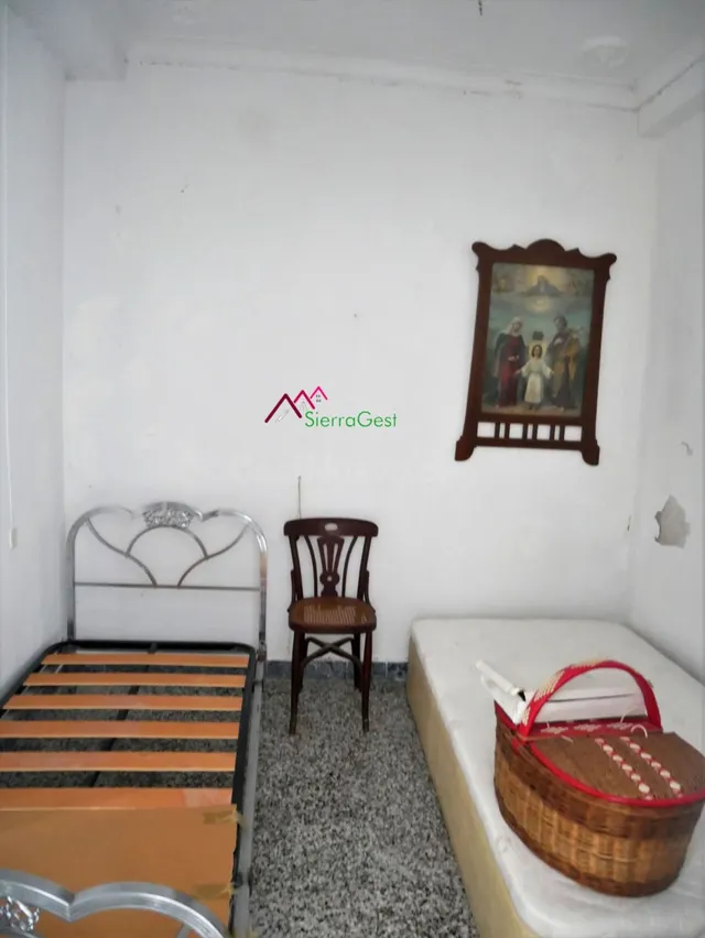 VENTA AMPLIA CASA AYUNTAMIENTO - foto 4