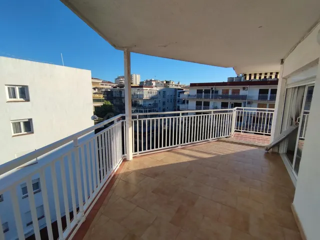 ¡PISO REFORMADO EN VENTA EN ZONA CAPELLANS – SALOU! DE 3 hab - foto 2