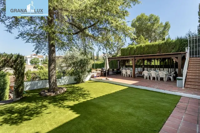 CASA PAREADA EN LA ZUBIA CON PISCINA, ZONA DE BARBACOA Y JARDÍN — 6