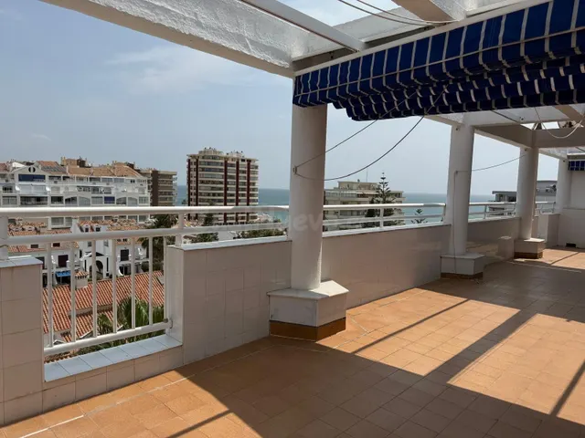 ATICO con terraza de 93 m2, vistas al mar y ubicación privil