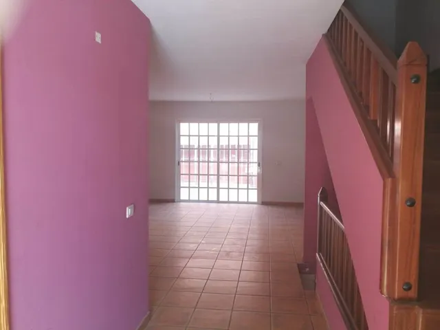 Adosado 4 habitaciones con garaje cerrado a 2km del aeropuerto — 6