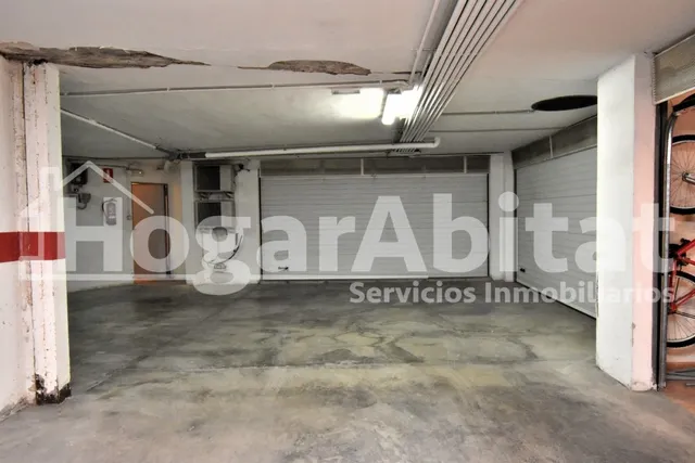 ADOSADO SEMINUEVO CON PISCINA, 2 TERRAZAS Y AMPLIO GARAJE — 38