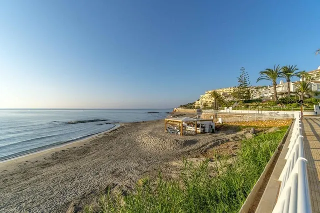 Apartamento junto a la playa de Aguamarina — 19