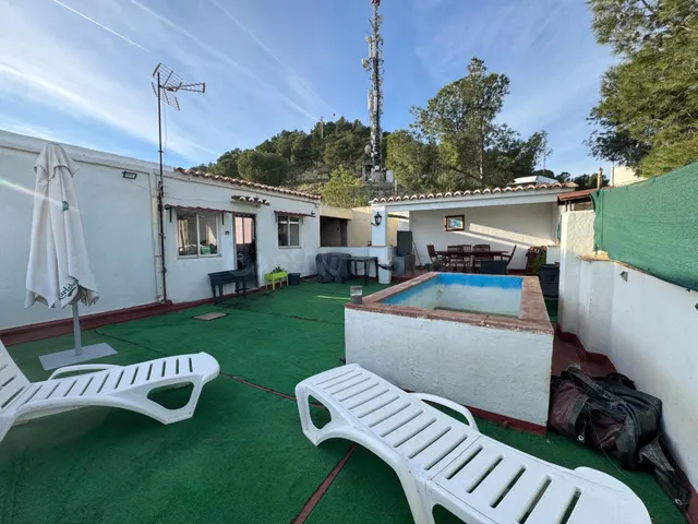 CASA CON EXCELENTES VISTAS, GARAJE Y TERRAZA CON PISCINA — 2