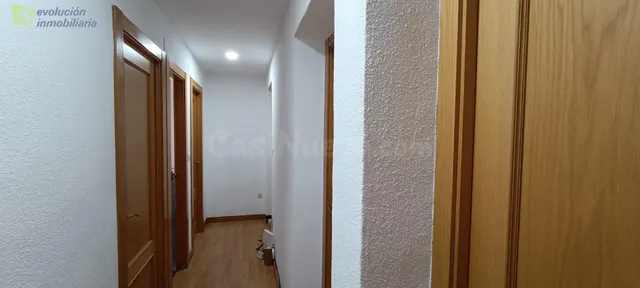 Se vende piso en calle San Isidro - Burgos - foto 4