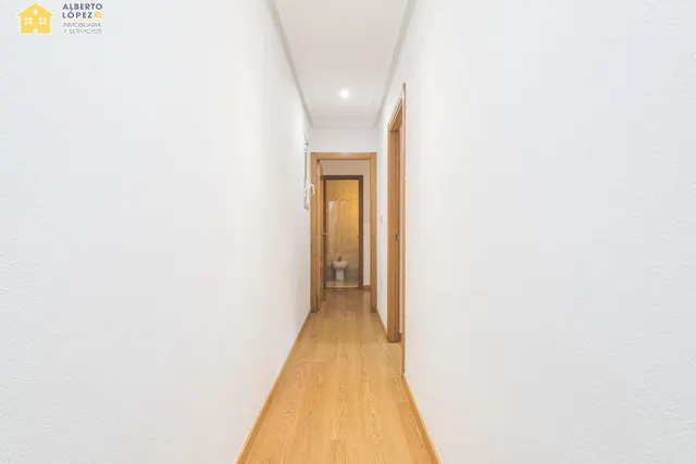 PISO DE 102 METROS CONSTRUIDOS  3 DORMITORIOS, 2 BAÑOS Y VESTIDOR EN EL ALTET — 25