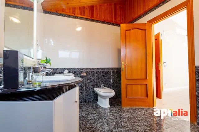 CHALET EN EL CENTRO DE SALOU 5 habitaciones — 9