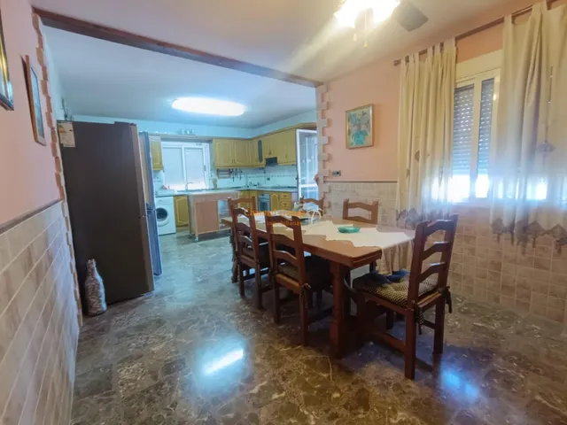 SE VENDE CHALET ZONA LA HOYA — 12