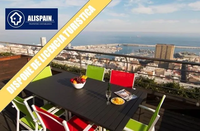 EXCLUSIVO ÁTICO CON ESPECTACULARES VISTAS AL MAR Y ALICANTE  - foto 2