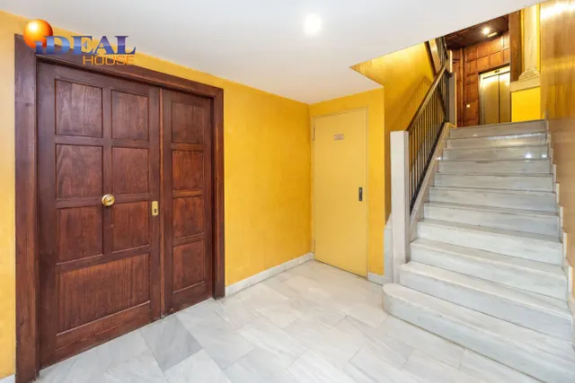 LOCAL EN VENTA JUNTO PLAZA ISABEL LA CATÓLICA — 6