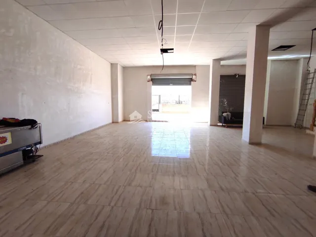 SE VENDE O ALQUILA CON OPCIÓN COMPRA LOCAL COMERCIAL CON AMPLIA TERRAZA EN ASPE. — 10